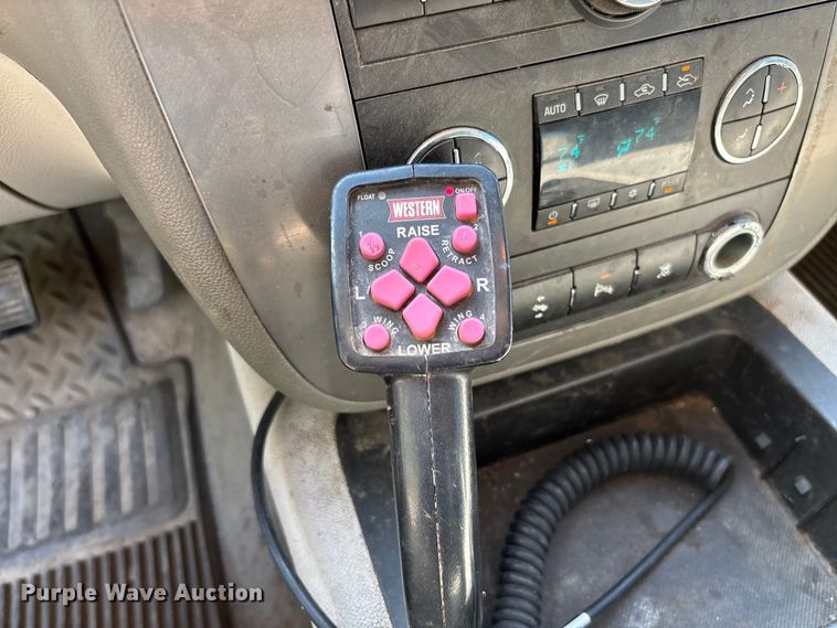 image for item FC5852 2009 GMC Sierra 2500HD Crew Cab pickup truck
