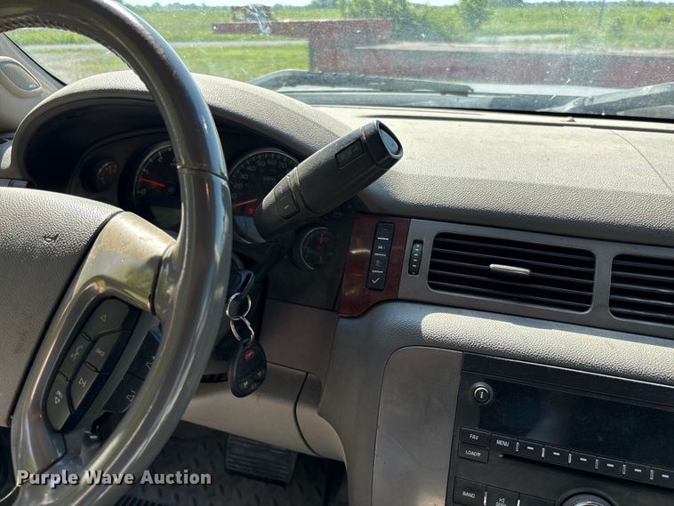 image for item FC5852 2009 GMC Sierra 2500HD Crew Cab pickup truck