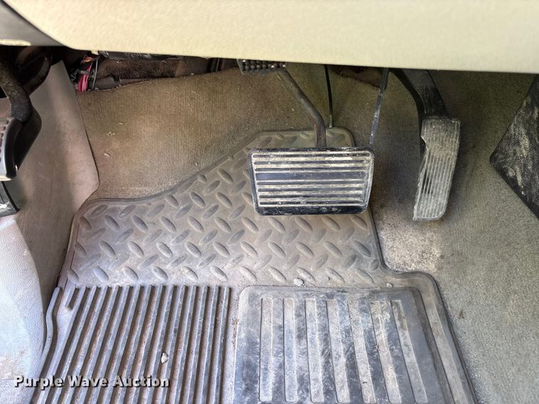 image for item FC5852 2009 GMC Sierra 2500HD Crew Cab pickup truck