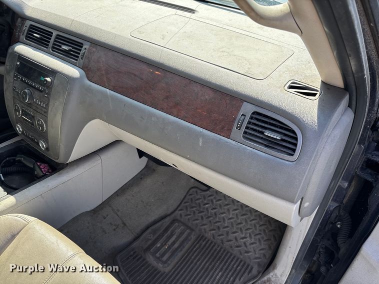 image for item FC5852 2009 GMC Sierra 2500HD Crew Cab pickup truck