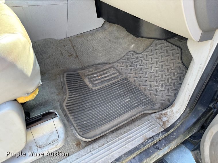 image for item FC5852 2009 GMC Sierra 2500HD Crew Cab pickup truck