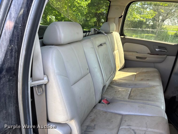 image for item FC5852 2009 GMC Sierra 2500HD Crew Cab pickup truck