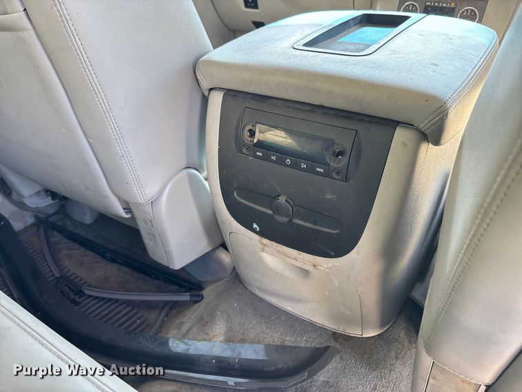 image for item FC5852 2009 GMC Sierra 2500HD Crew Cab pickup truck