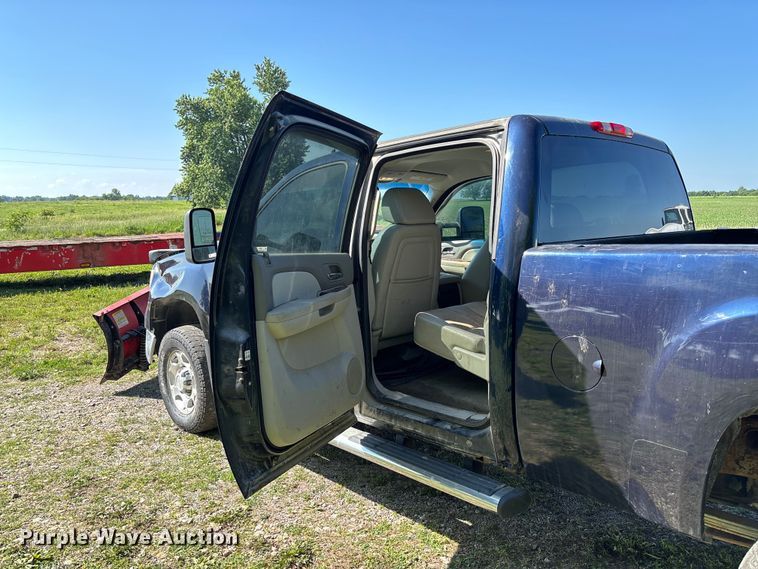 image for item FC5852 2009 GMC Sierra 2500HD Crew Cab pickup truck