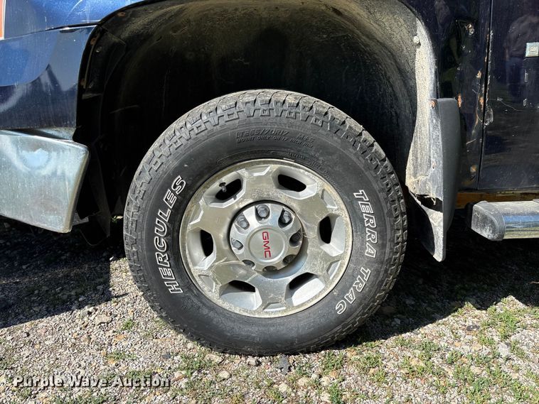 image for item FC5852 2009 GMC Sierra 2500HD Crew Cab pickup truck