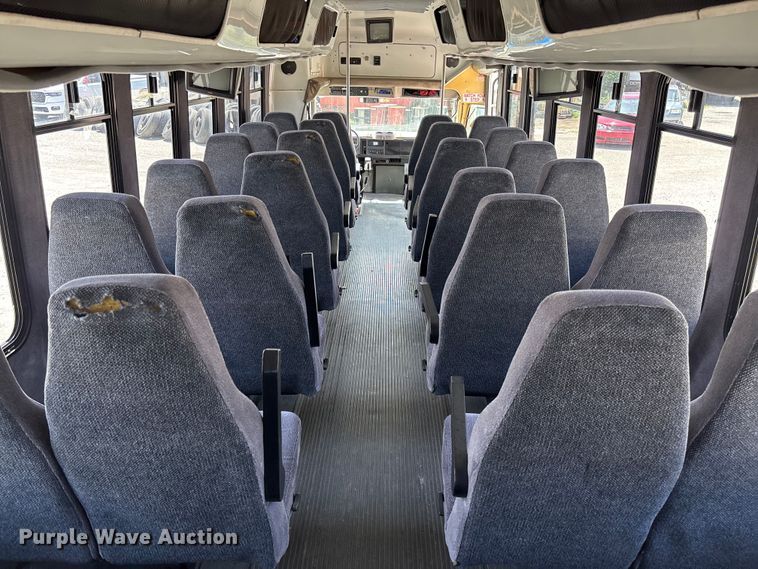 image for item FC5882 1997 International 3400 shuttle bus