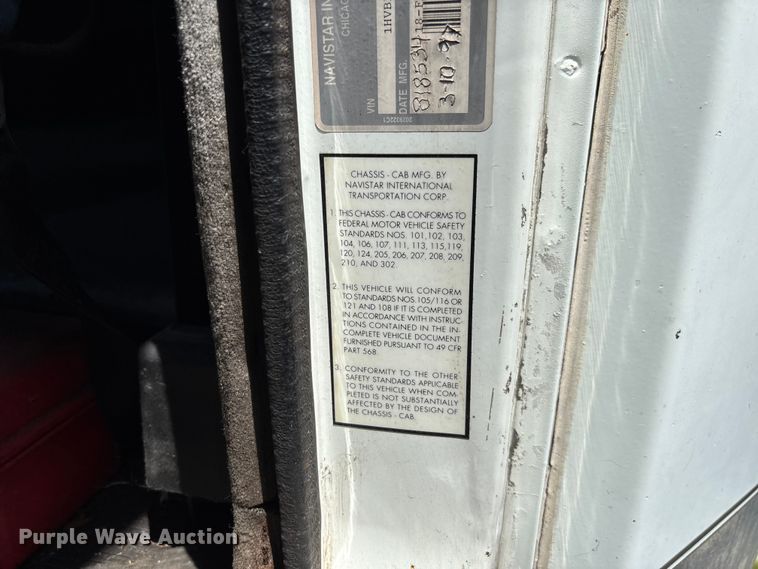 image for item FC5882 1997 International 3400 shuttle bus