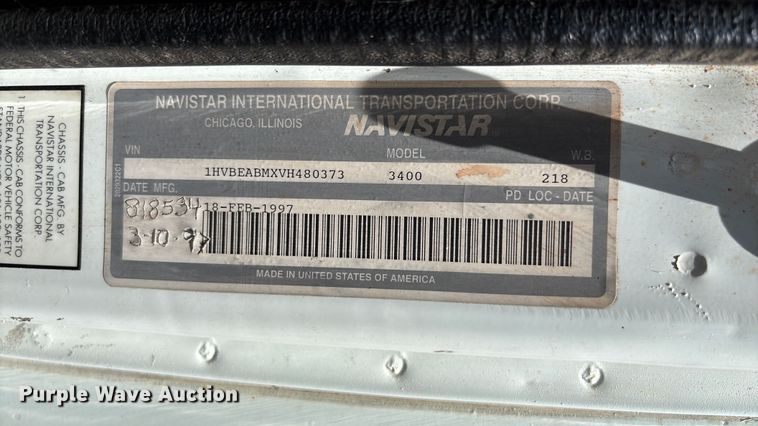 image for item FC5882 1997 International 3400 shuttle bus