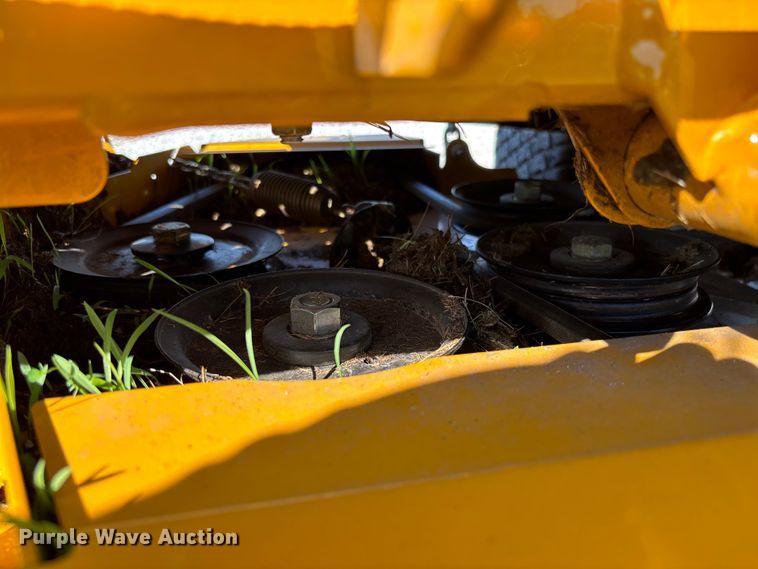 image for item FC5886 2014 Hustler Fastrak SD ZTR ZTR lawn mower