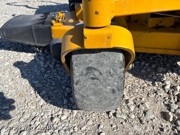 image for item FC5886 2014 Hustler Fastrak SD ZTR ZTR lawn mower