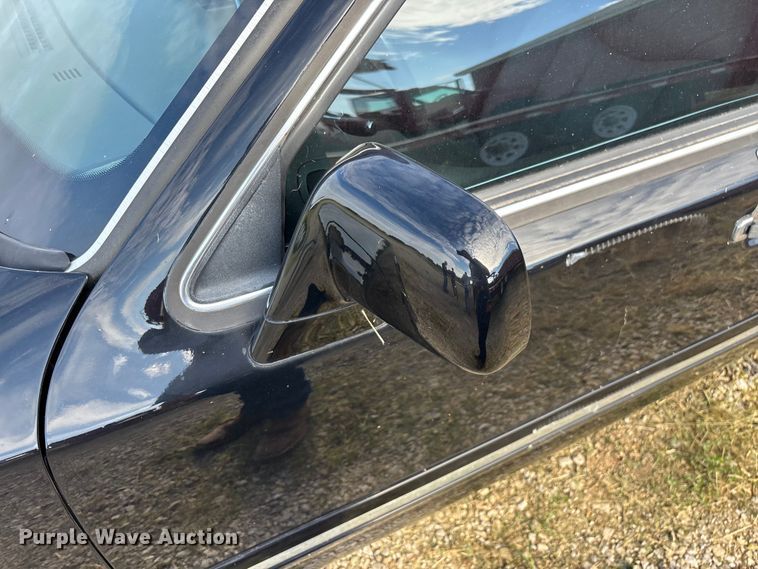 image for item FG0400 1997 Lincoln Town Car limousine