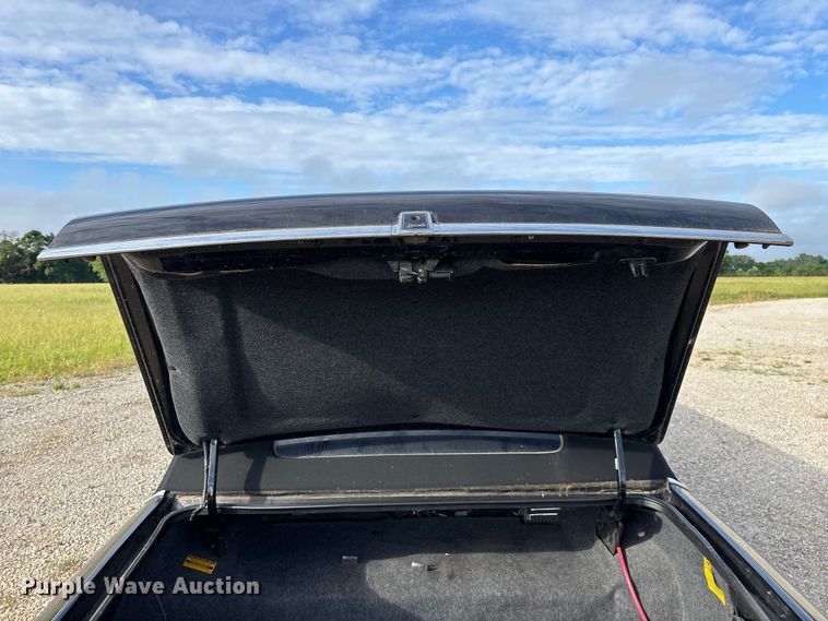 image for item FG0400 1997 Lincoln Town Car limousine