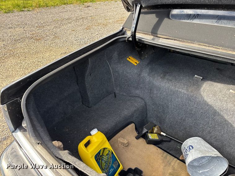 image for item FG0400 1997 Lincoln Town Car limousine