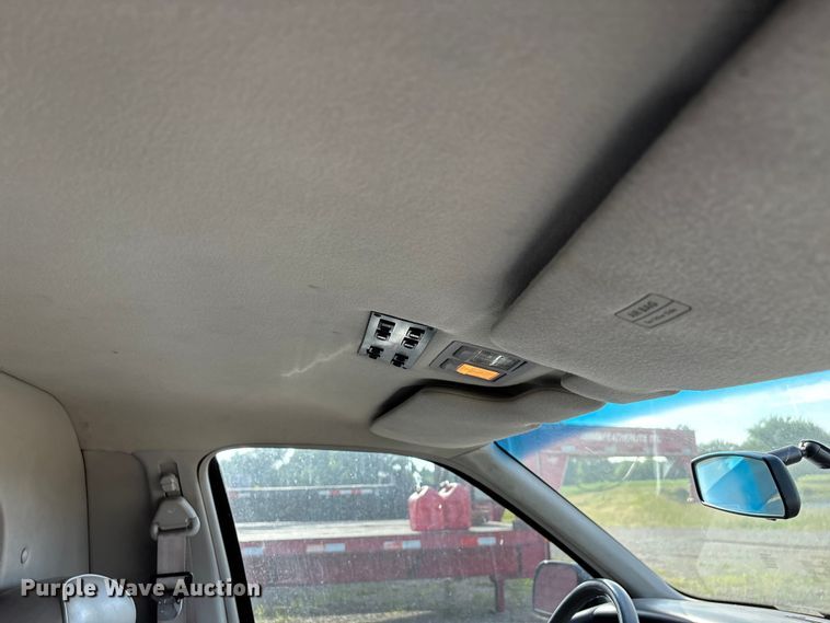 image for item FG0400 1997 Lincoln Town Car limousine