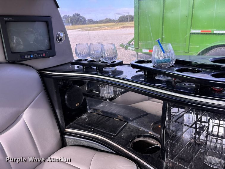 image for item FG0400 1997 Lincoln Town Car limousine
