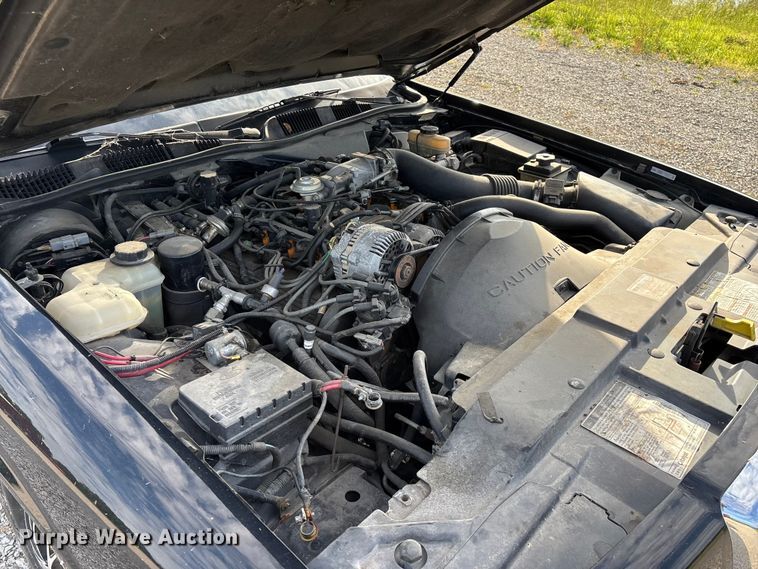 image for item FG0400 1997 Lincoln Town Car limousine
