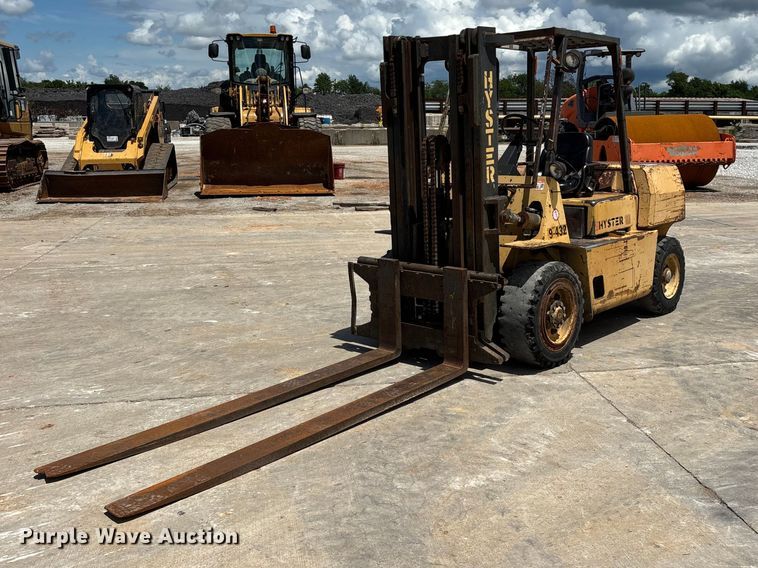 image for item FG0421 Hyster forklift