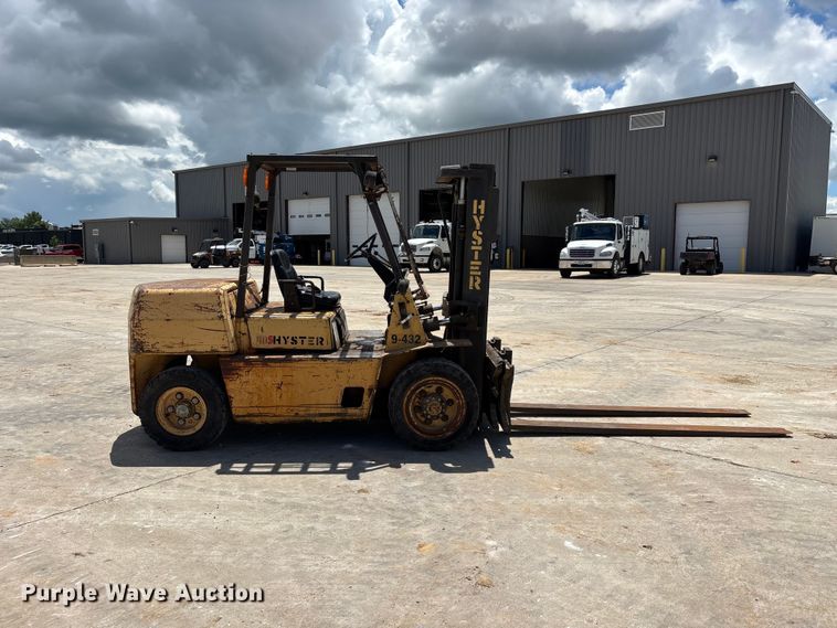 image for item FG0421 Hyster forklift