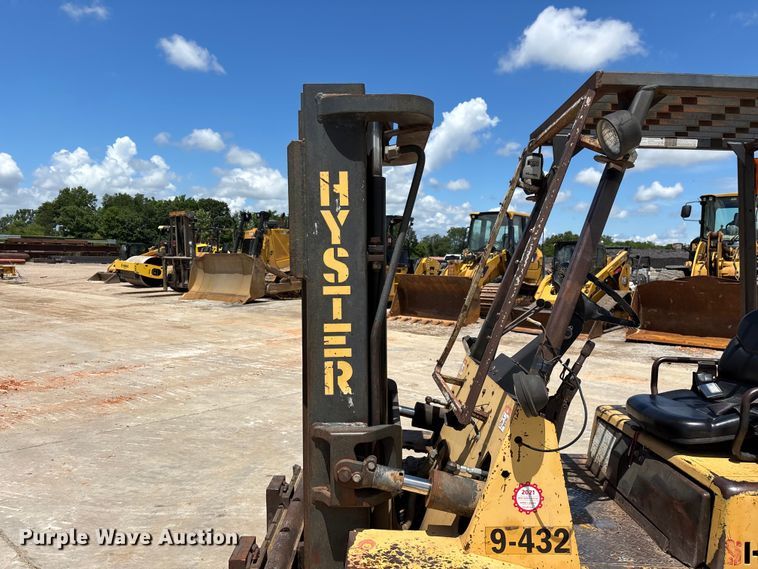 image for item FG0421 Hyster forklift