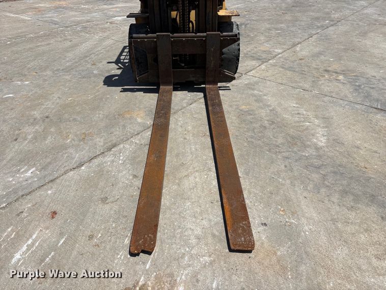 image for item FG0421 Hyster forklift