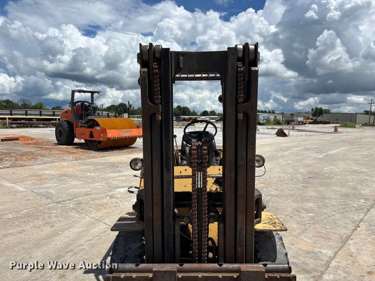 image for item FG0421 Hyster forklift