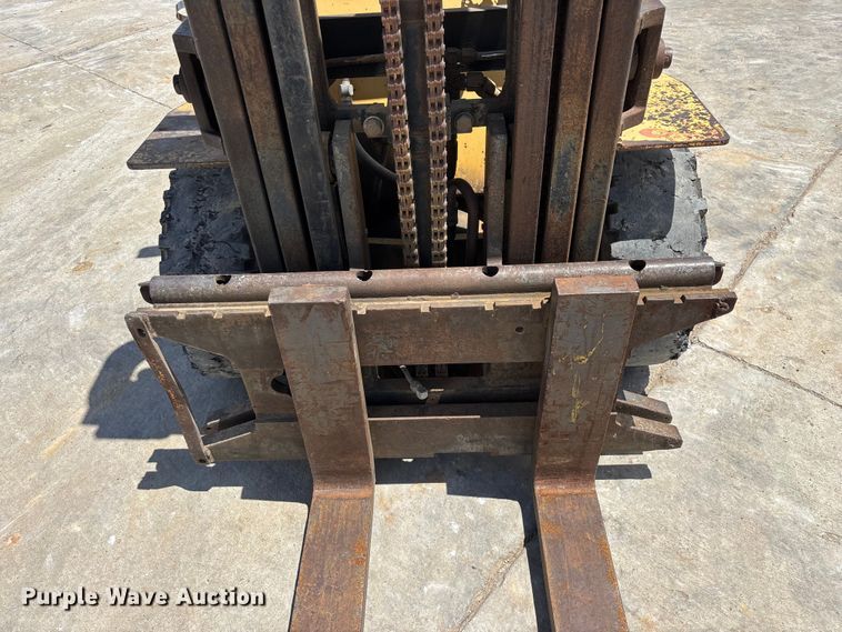 image for item FG0421 Hyster forklift