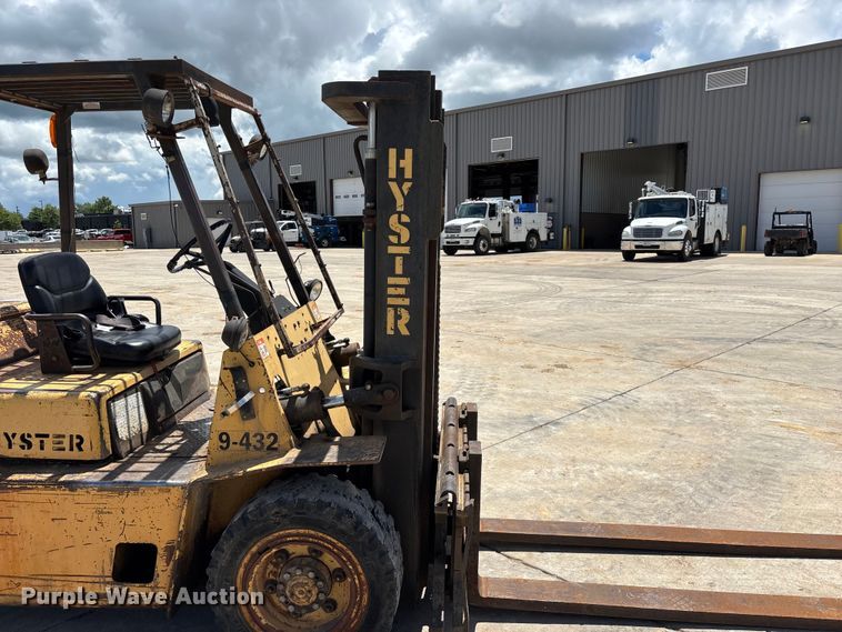 image for item FG0421 Hyster forklift