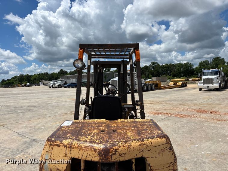 image for item FG0421 Hyster forklift