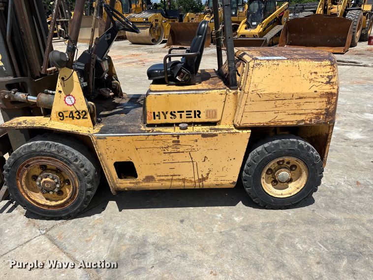 image for item FG0421 Hyster forklift