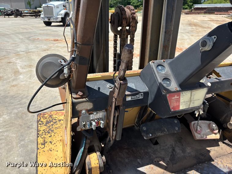 image for item FG0421 Hyster forklift