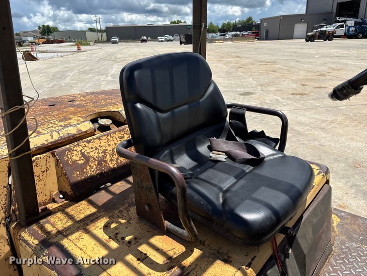 image for item FG0421 Hyster forklift