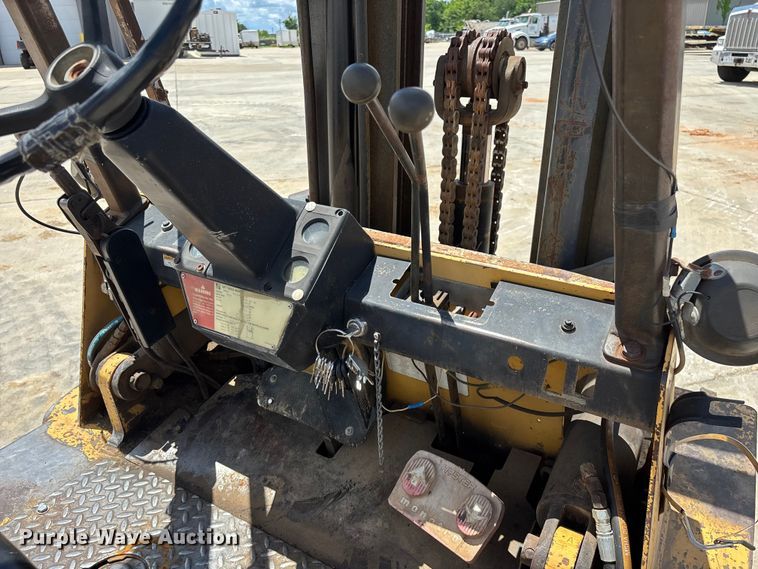 image for item FG0421 Hyster forklift