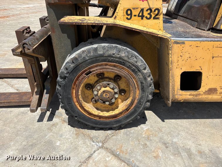 image for item FG0421 Hyster forklift