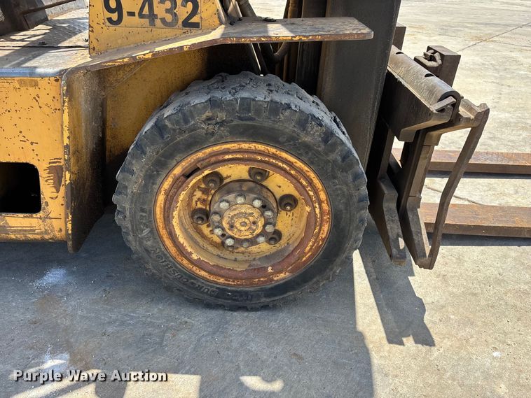 image for item FG0421 Hyster forklift