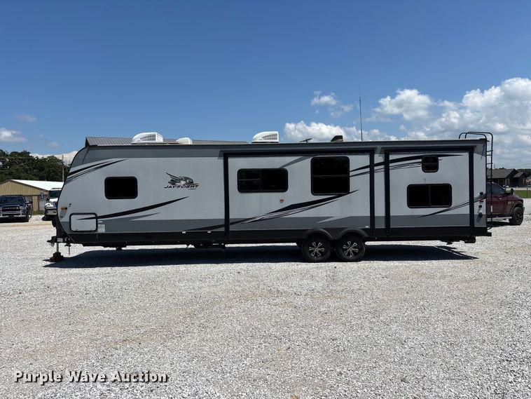 image for item FG0427 2021 Jayco JayFlight camper