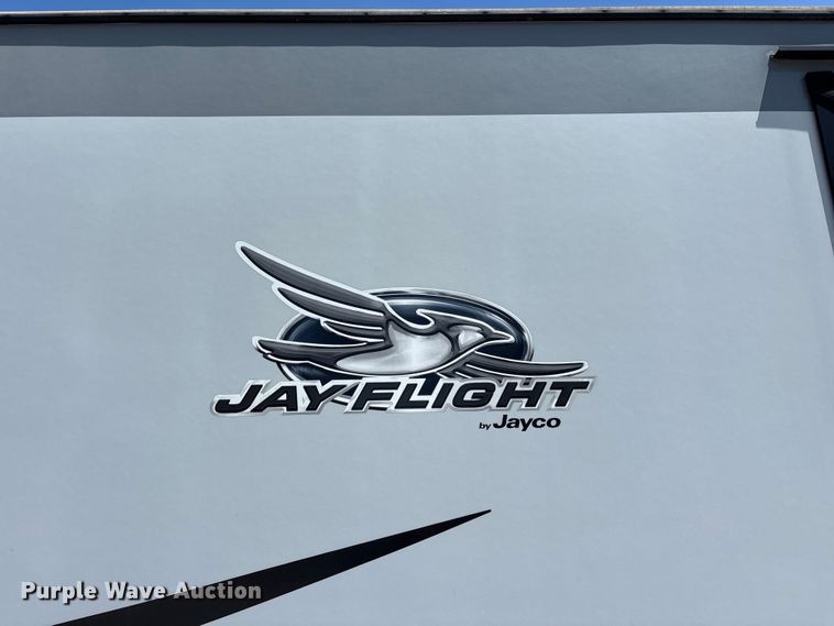 image for item FG0427 2021 Jayco JayFlight camper