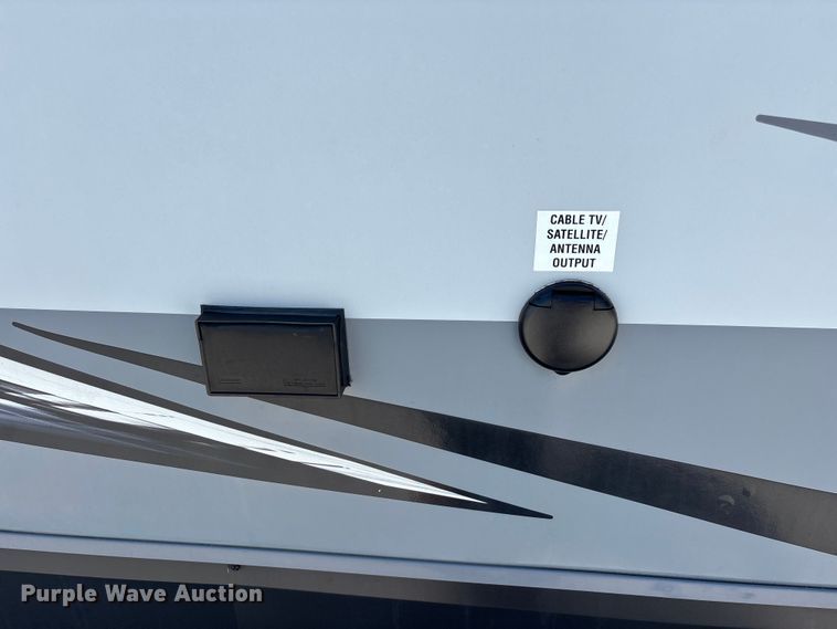image for item FG0427 2021 Jayco JayFlight camper