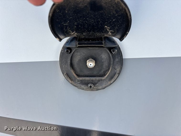 image for item FG0427 2021 Jayco JayFlight camper