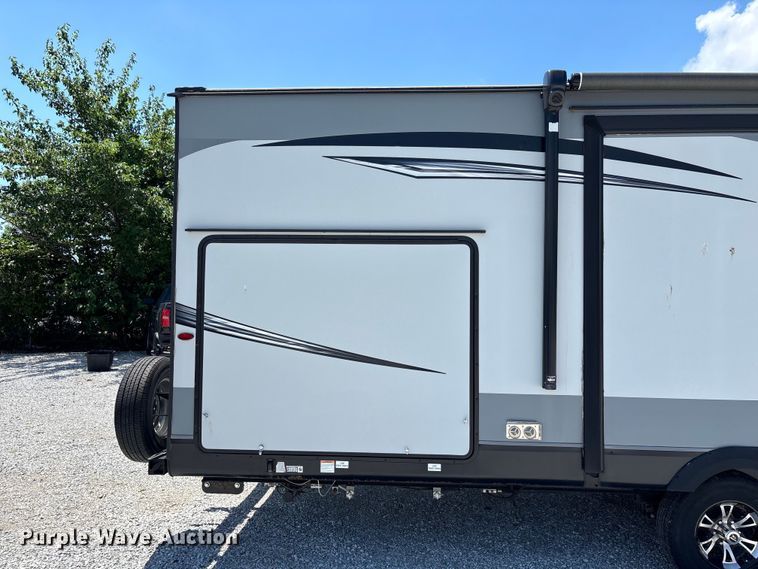 image for item FG0427 2021 Jayco JayFlight camper