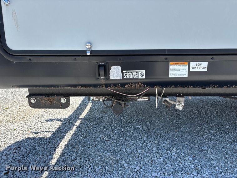 image for item FG0427 2021 Jayco JayFlight camper