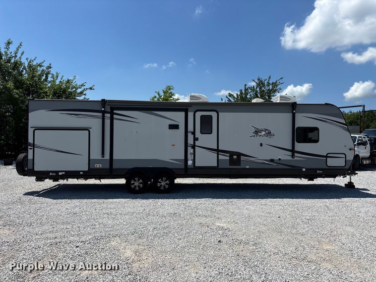 image for item FG0427 2021 Jayco JayFlight camper