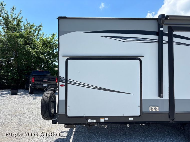 image for item FG0427 2021 Jayco JayFlight camper