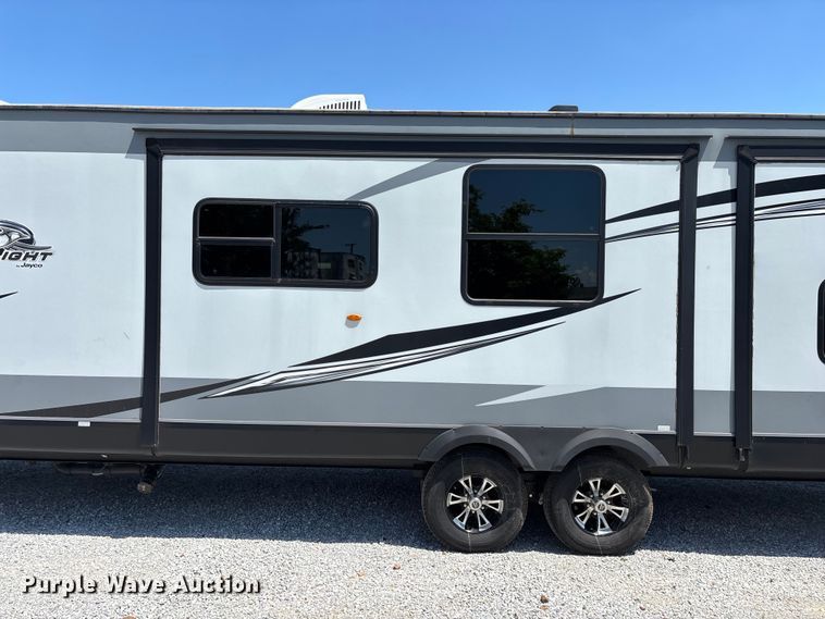 image for item FG0427 2021 Jayco JayFlight camper