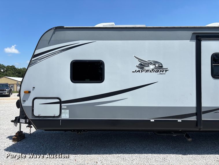 image for item FG0427 2021 Jayco JayFlight camper