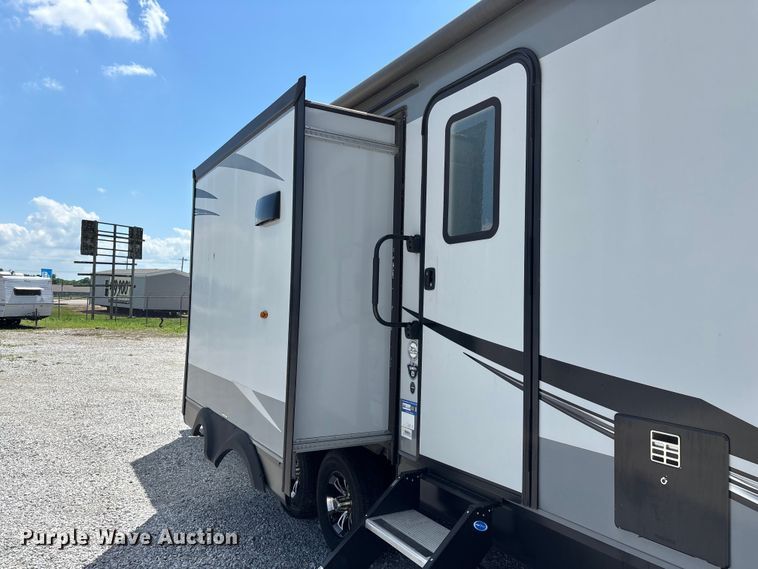 image for item FG0427 2021 Jayco JayFlight camper