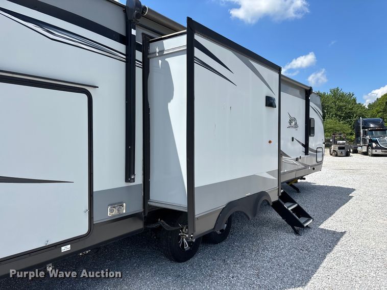 image for item FG0427 2021 Jayco JayFlight camper