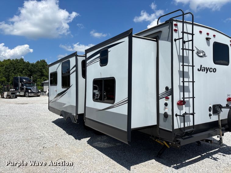 image for item FG0427 2021 Jayco JayFlight camper