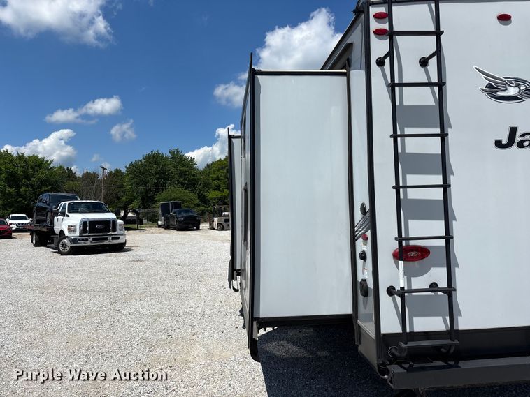 image for item FG0427 2021 Jayco JayFlight camper