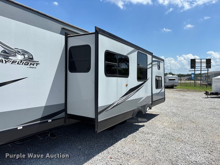 image for item FG0427 2021 Jayco JayFlight camper