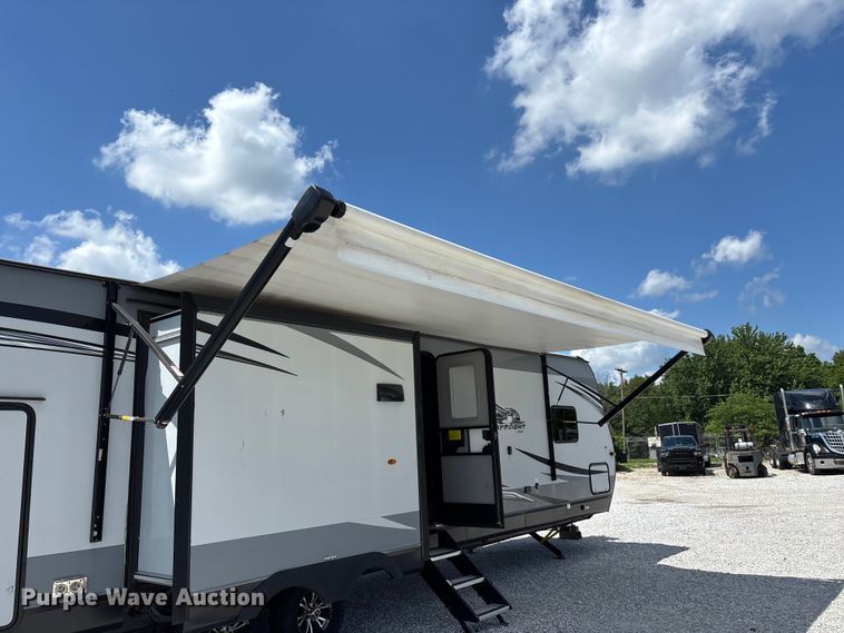 image for item FG0427 2021 Jayco JayFlight camper